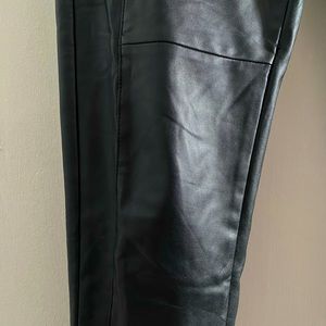 leather skinny pants in black